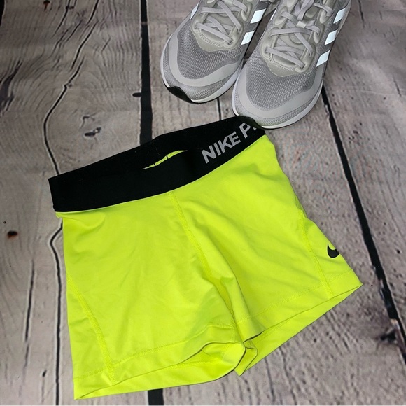 Nike Pants - Nike PRO Dri fit shorts XS